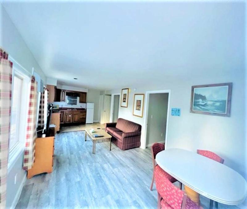 Two-Bedroom Cottage image 4