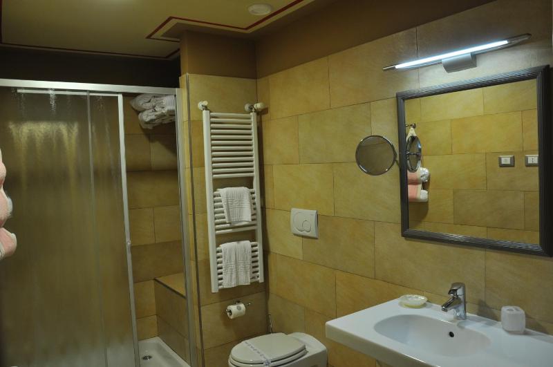 Superior Double Room image 4