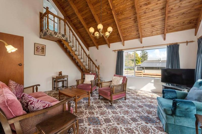 Charming Hideaway - image 9