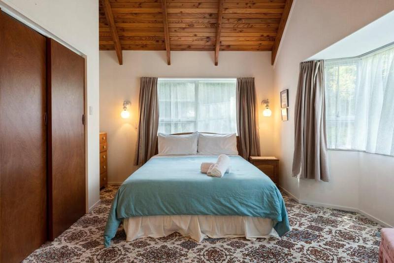 Charming Hideaway - image 11