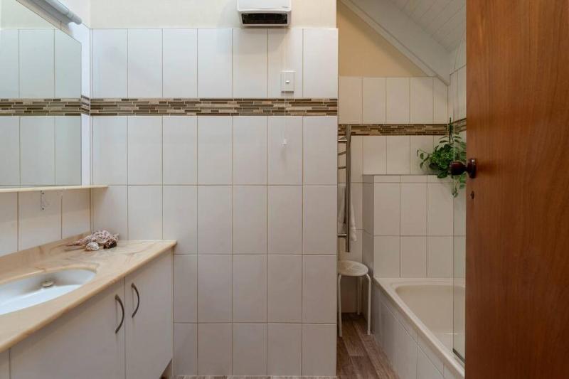 Charming Hideaway - image 19