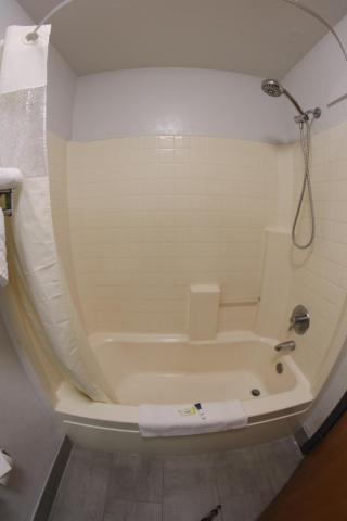 King Room - Non-Smoking image 2