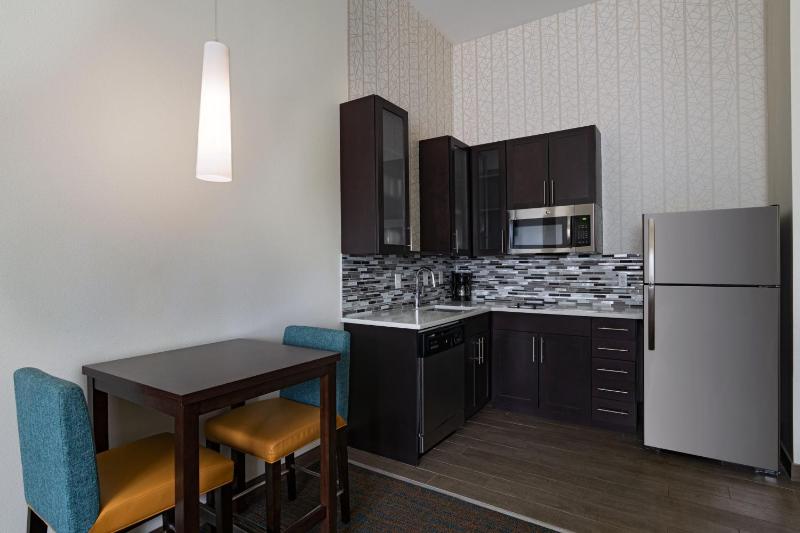 One-Bedroom King Suite image 4