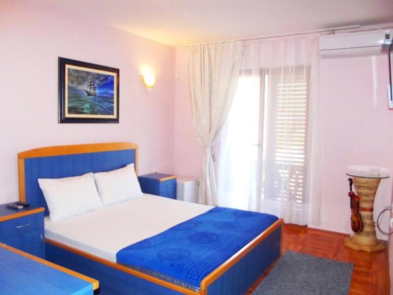 Double Room image 1