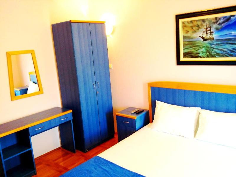 Double Room image 2
