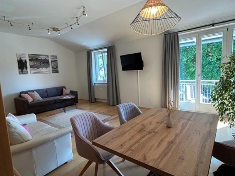 One-Bedroom Apartment image 3