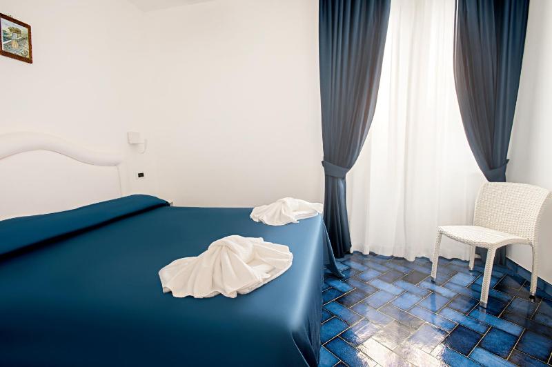 Standard Double Room image 1