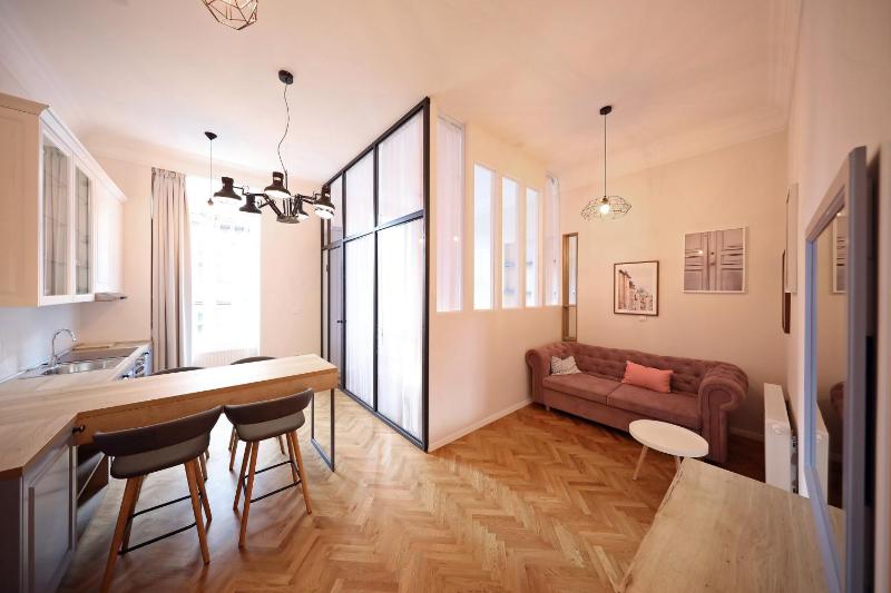 Deluxe Apartment - Ilica street 82 image 3