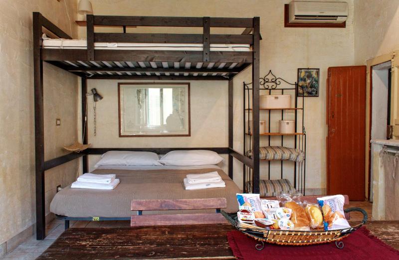 Double Room image 2