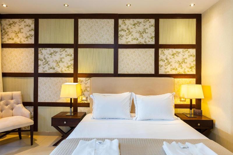 Standard Room with Pool View image 1