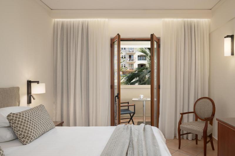 Standard Room with Pool View image 3