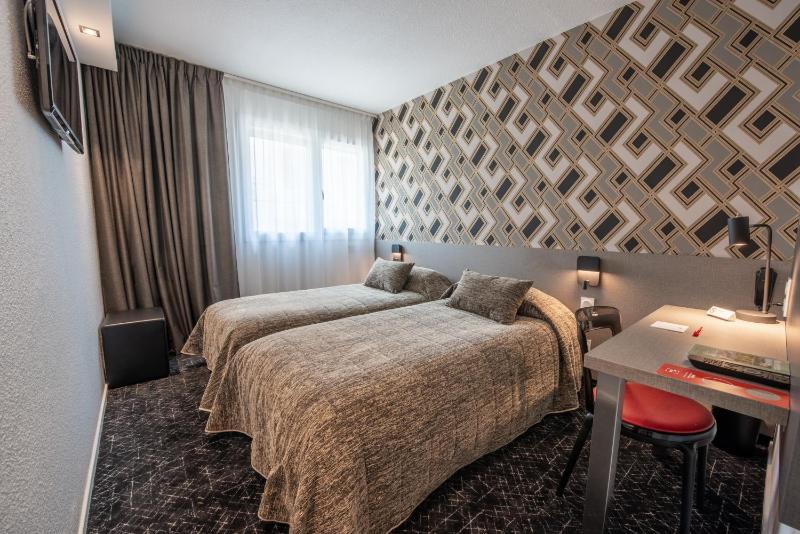 Double Room image 4