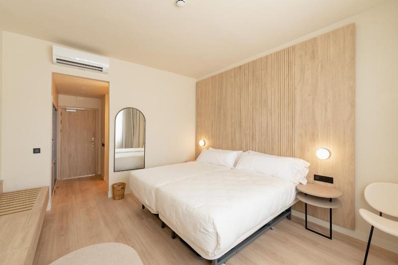 Comfort Room (2 Adults) image 3