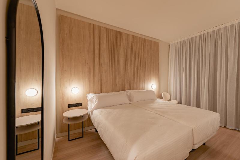 Comfort Room (2 Adults) image 4