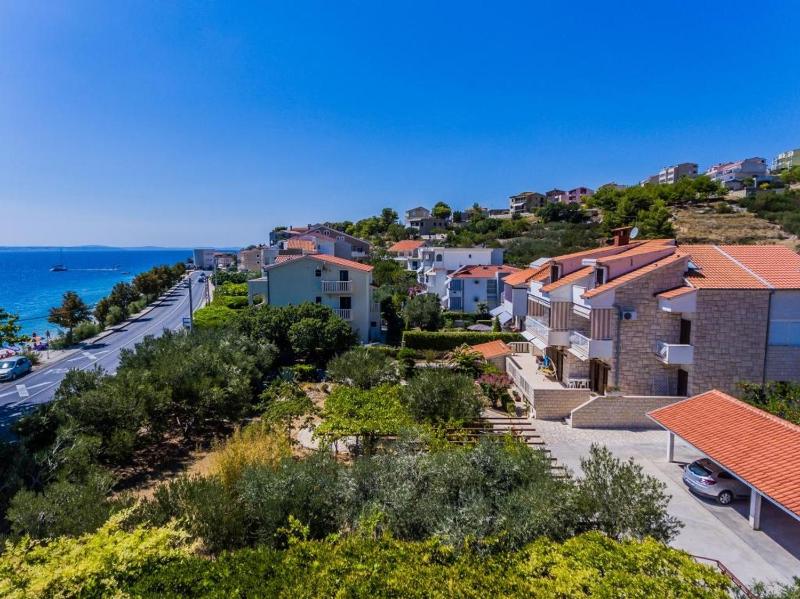 Apartment in Dugi Rat with sea view balcony air conditioning WiFi 5132-1 - image 25