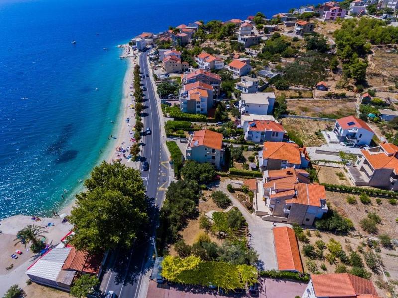 Apartment in Dugi Rat with sea view balcony air conditioning WiFi 5132-1 - image 17