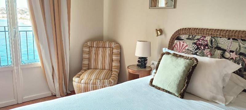 Suite Baie des Anges with Full Sea View image 4