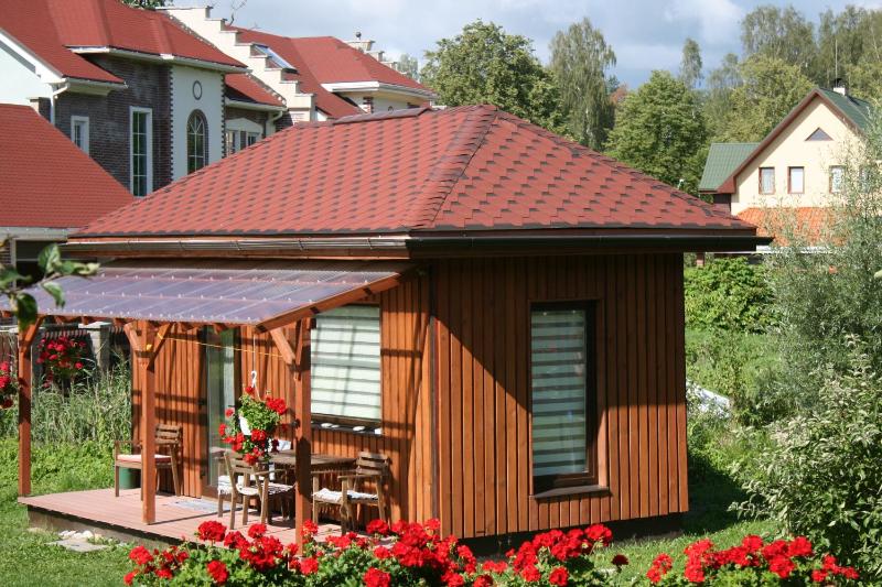 Cottage with Garden View image 3