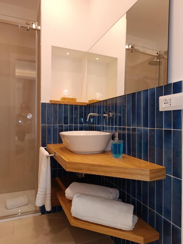 One-Bedroom Apartment image 3