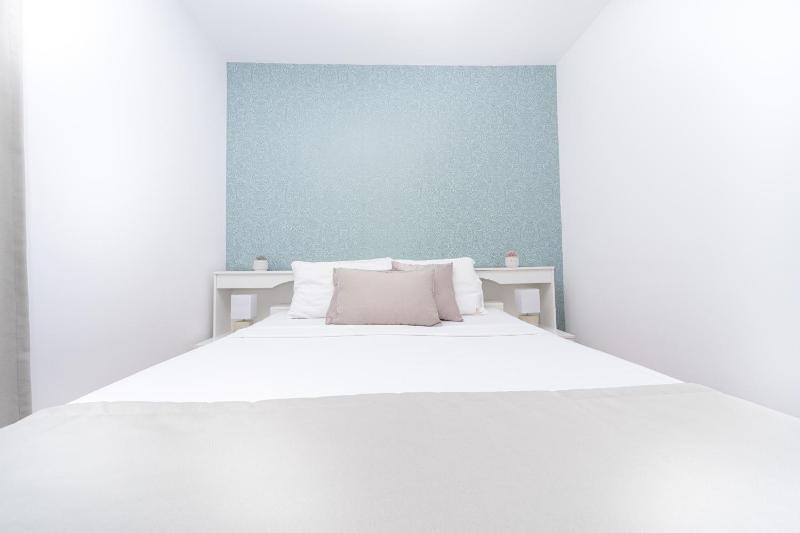 One-Bedroom Apartment with Terrace image 4