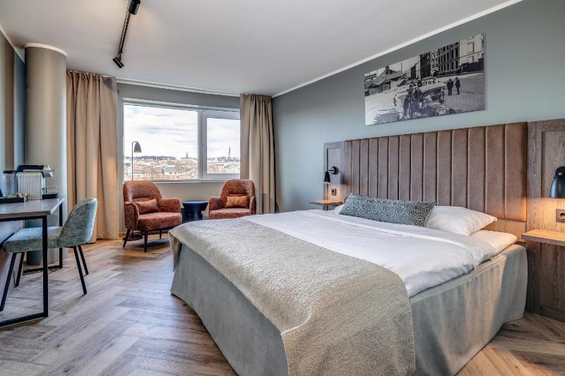 Deluxe Double Room image 1