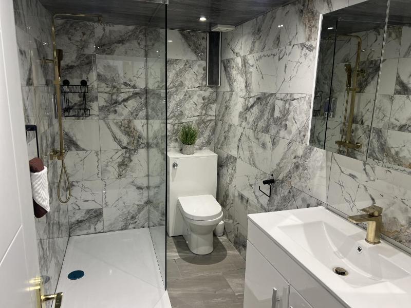 Feathers Suite - image 14