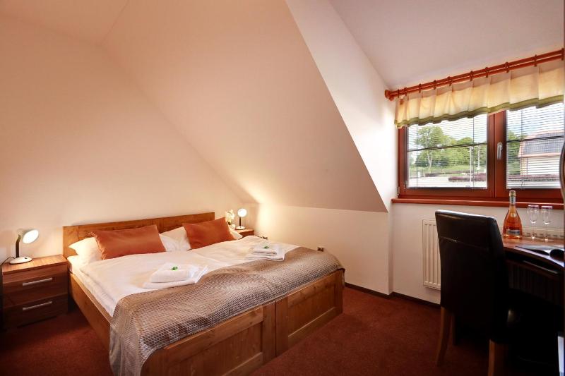Standard Triple Room image 3