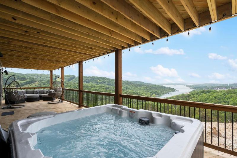 Lake View Getaway Near SDC with Hot Tub Games Large Deck & Free Daily Activities - image 19