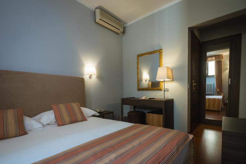 Comfort Double Room image 4
