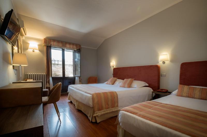 Triple Room image 1