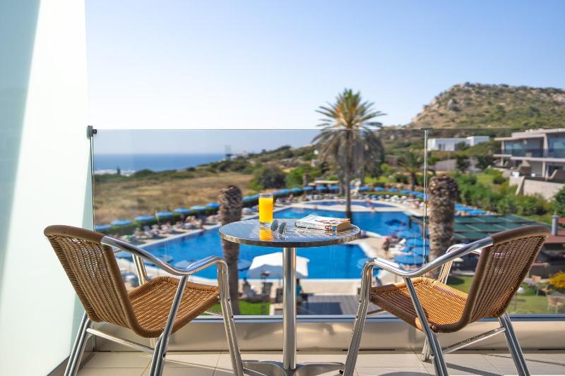 Superior Double or Twin Room with Sea View image 1