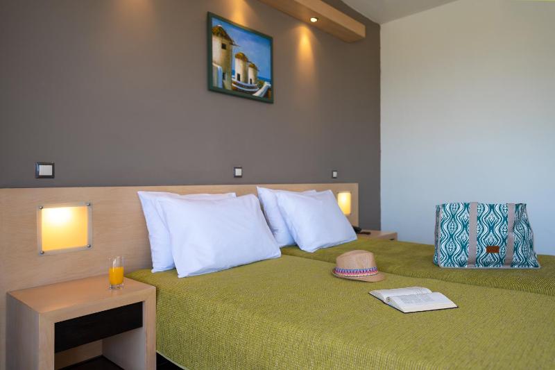 Double or Twin Room with Garden View image 1