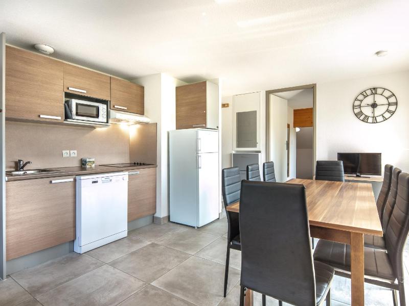Two-Bedroom and 1 Cabin Apartment - 8 Persons image 2
