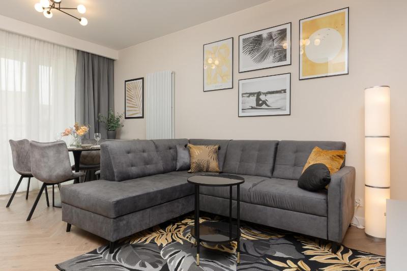 Stunning Family Apartment Ursynów with Parking & Balcony by Noclegi Renters - image 1