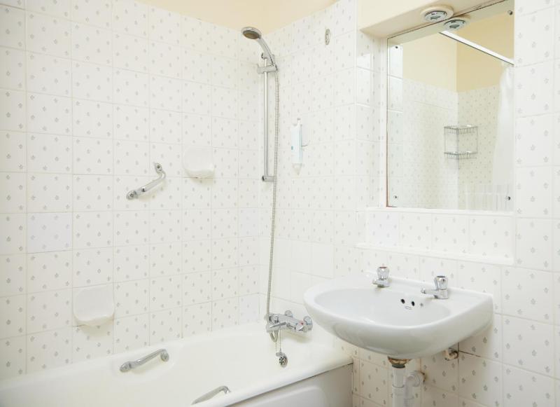 Double Room image 4