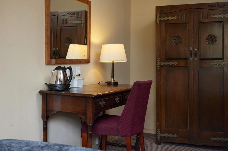 Single Room image 3