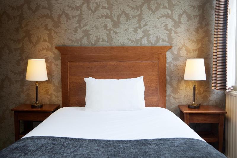 Single Room image 4