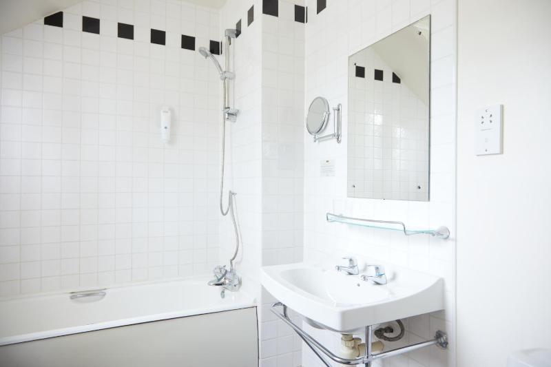 Single Room image 2