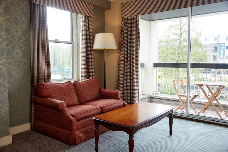 Superior Double Room image 3