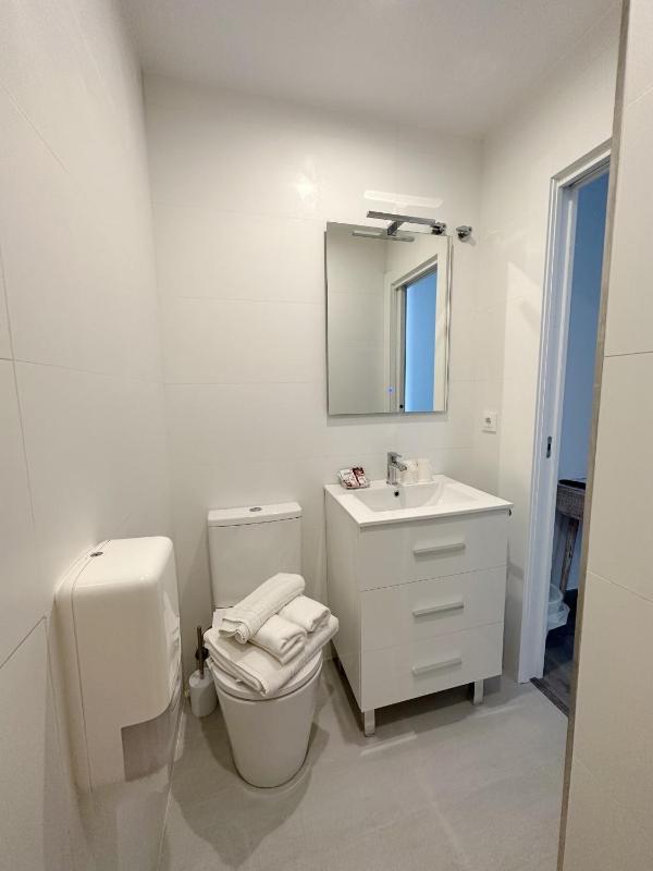 Double Room with Terrace and Sea View   image 2