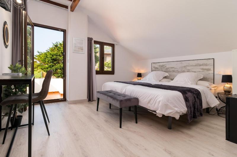 Twin Room with Terrace image 1