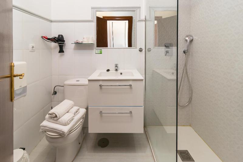 Standard Double Room image 2
