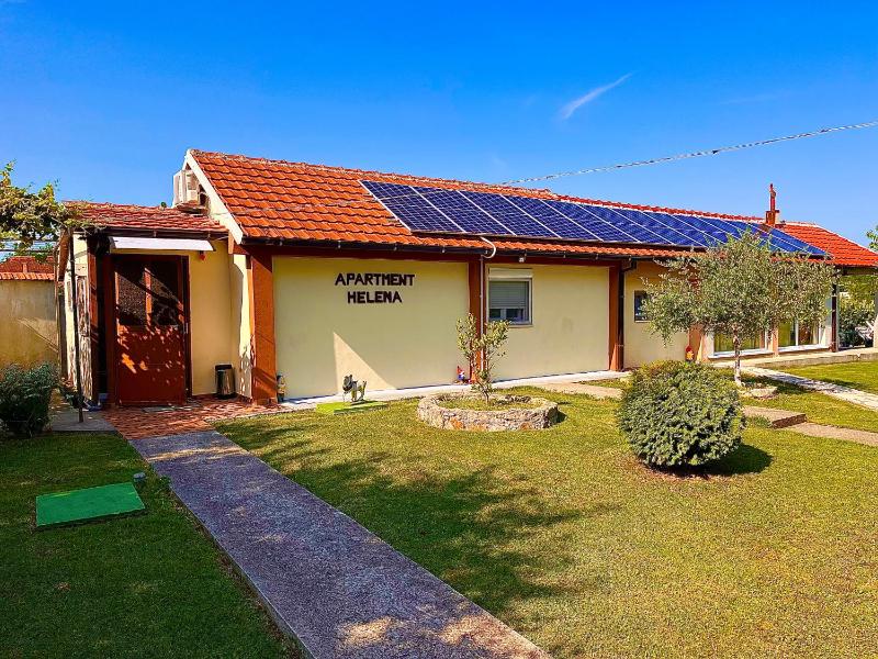 One-Bedroom Apartment image 3