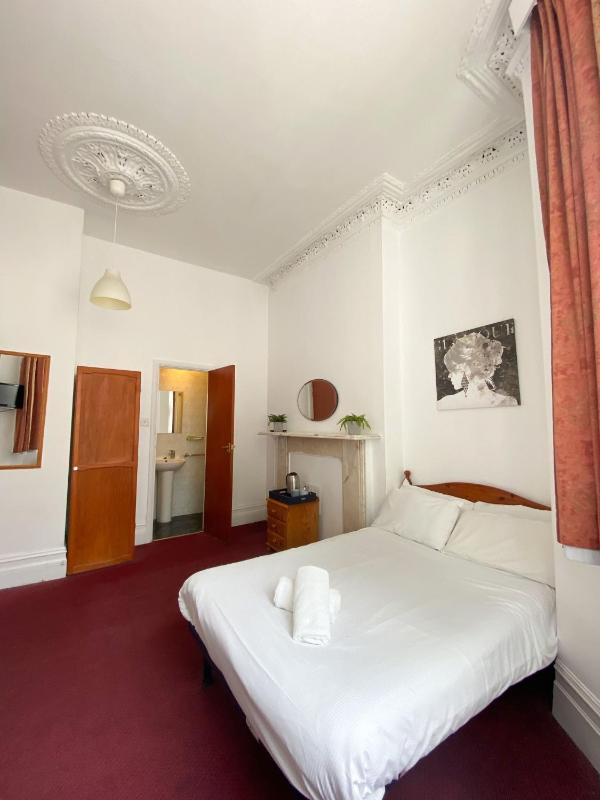 Standard Triple Room image 1