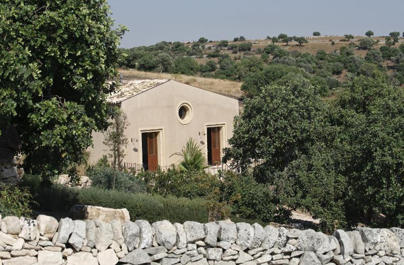 Two-Bedroom Villa image 4