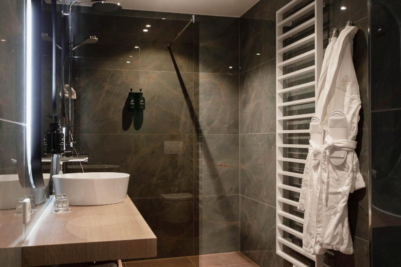 Junior Suite image 4