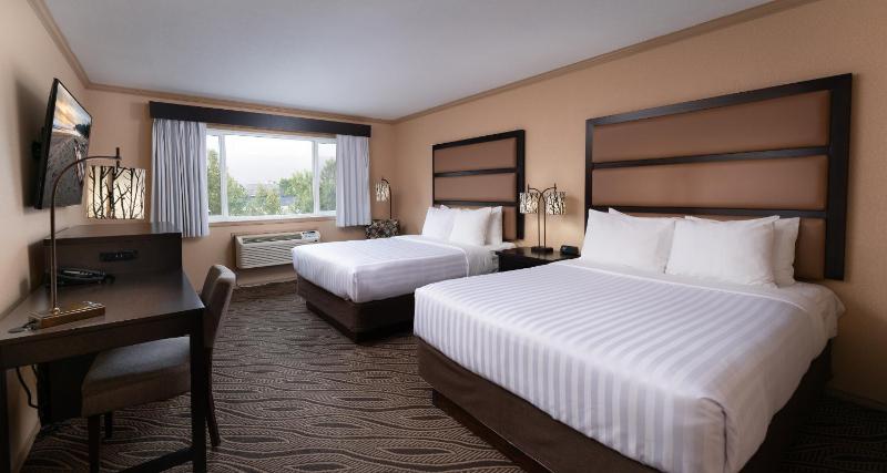 Deluxe Queen Room with Two Queen Beds