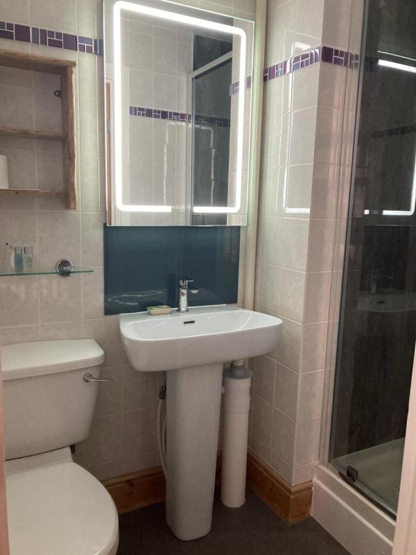 Double or Twin Room with Shower image 3
