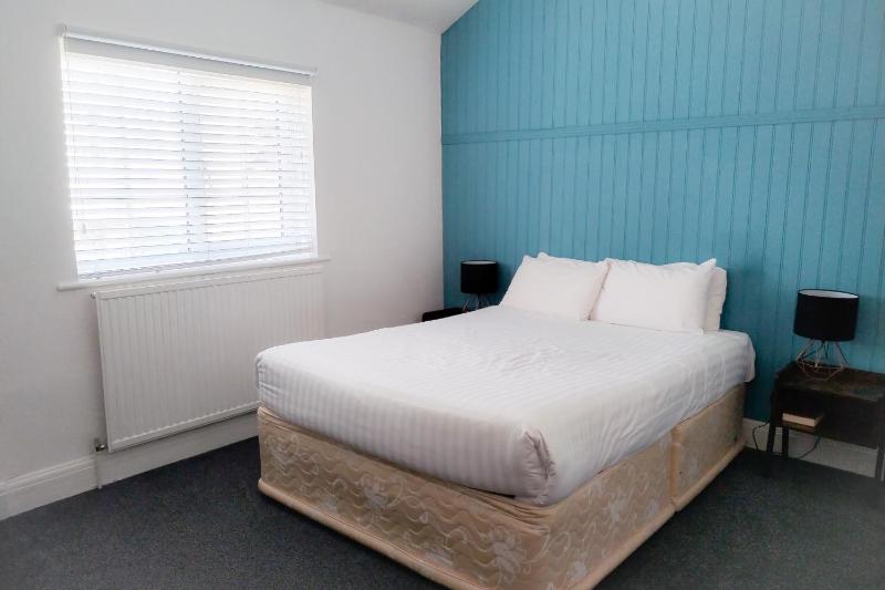 Economy Double Room image 4