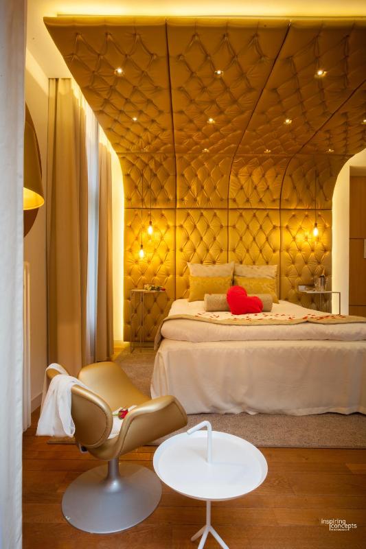 Honeymoon Suite image 2